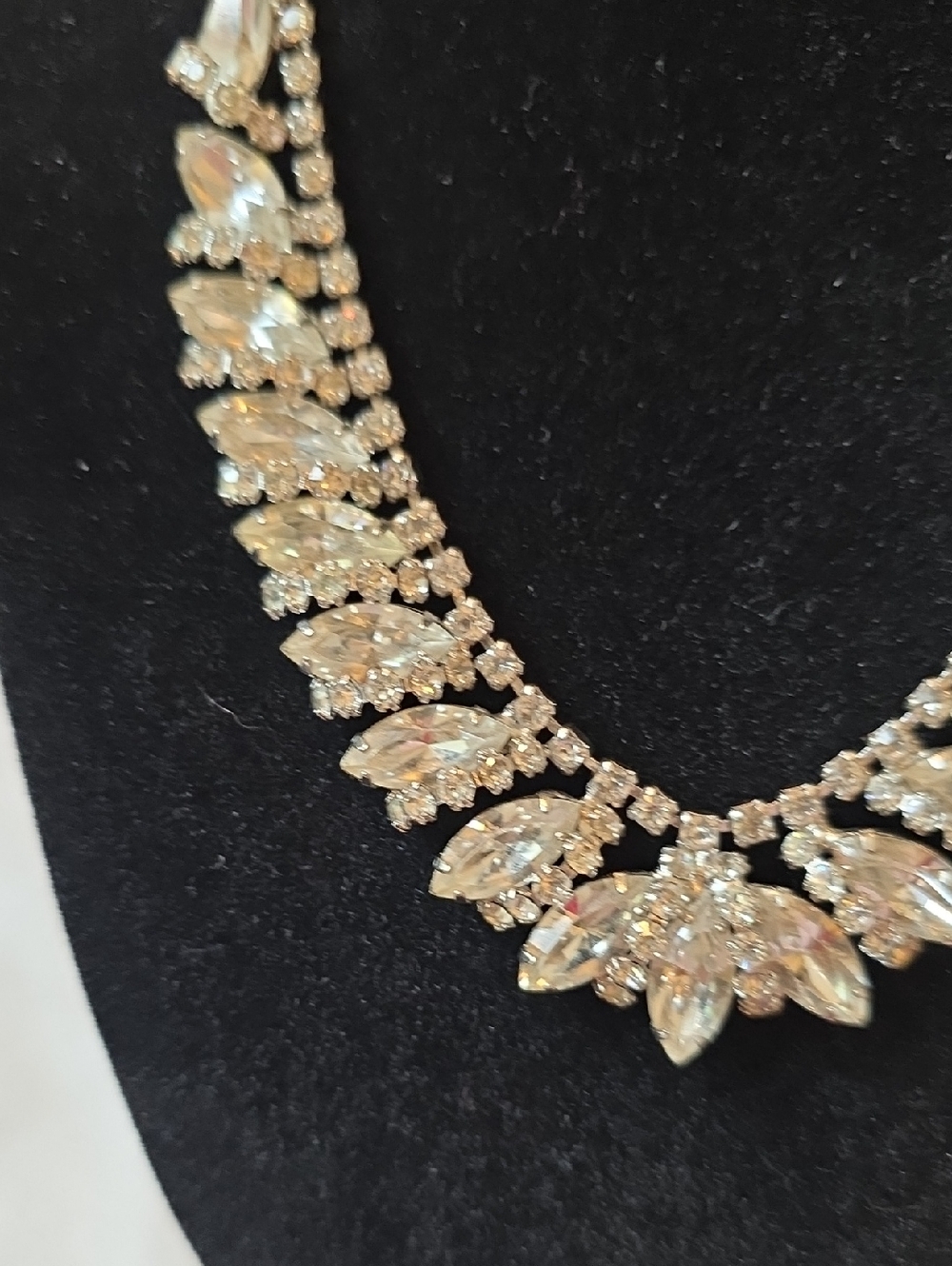 Regency Vintage Crystal Rhinestone Necklace - Picture 9 of 9